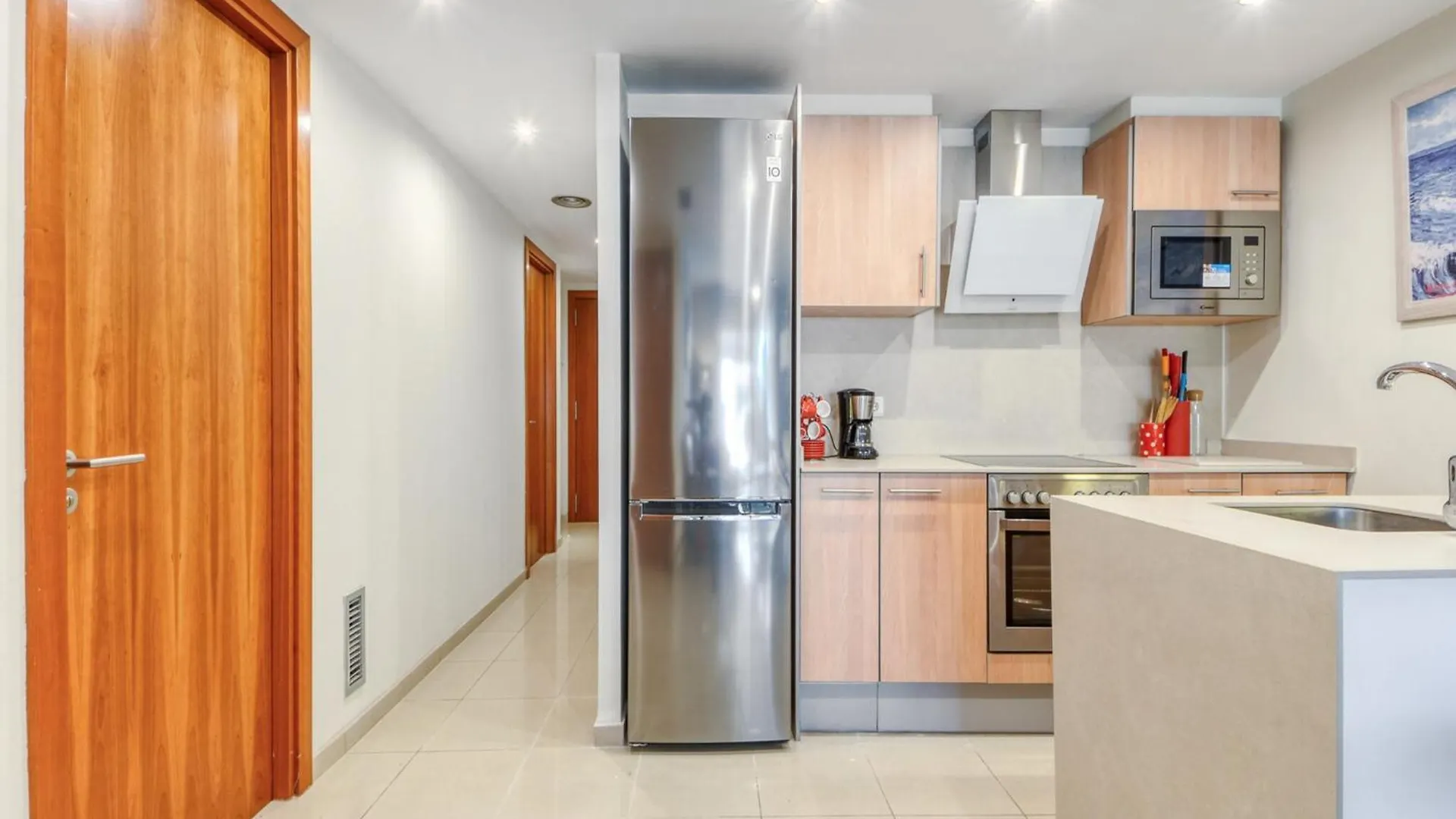 Cozy Apartment With Furniture Ρόζες