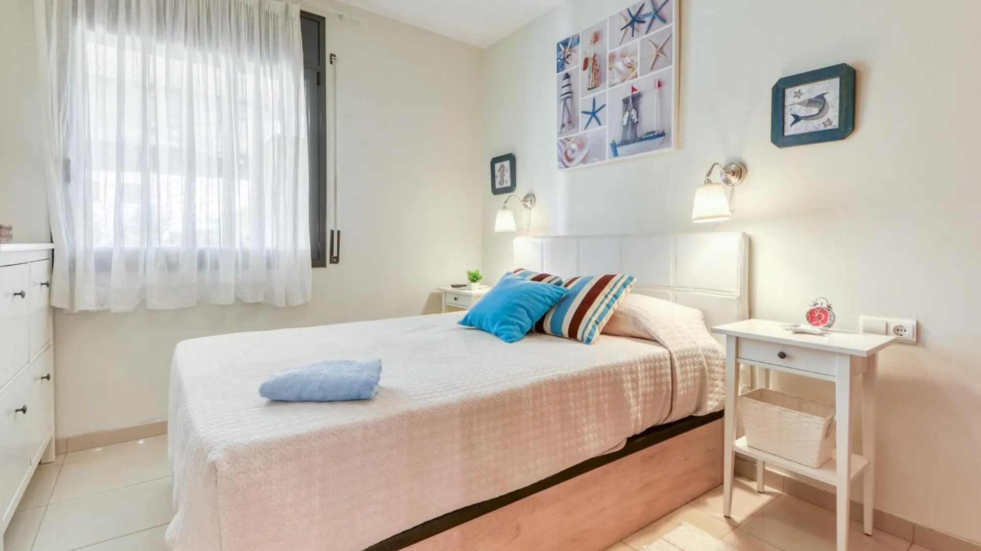 Cozy Apartment With Furniture Ρόζες