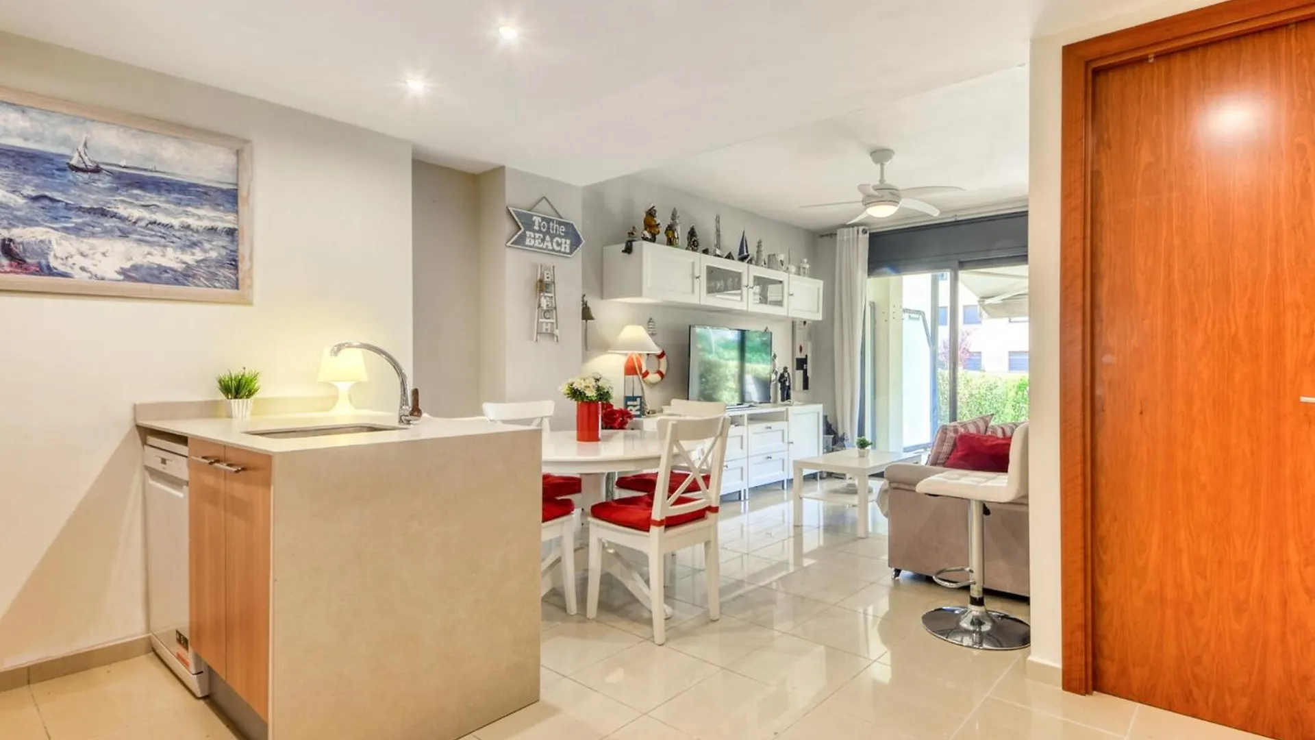 Cozy Apartment With Furniture Ρόζες 0*,