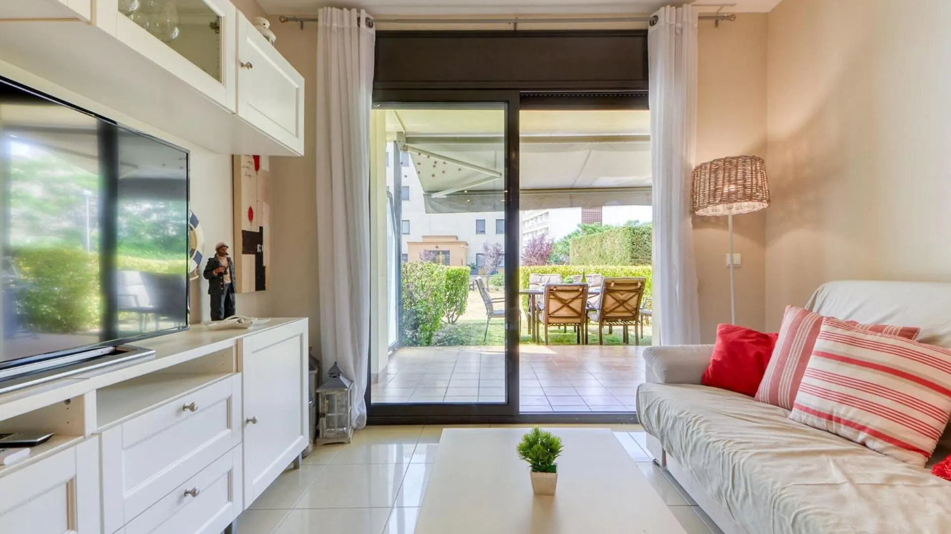 Cozy Apartment With Furniture Rosas