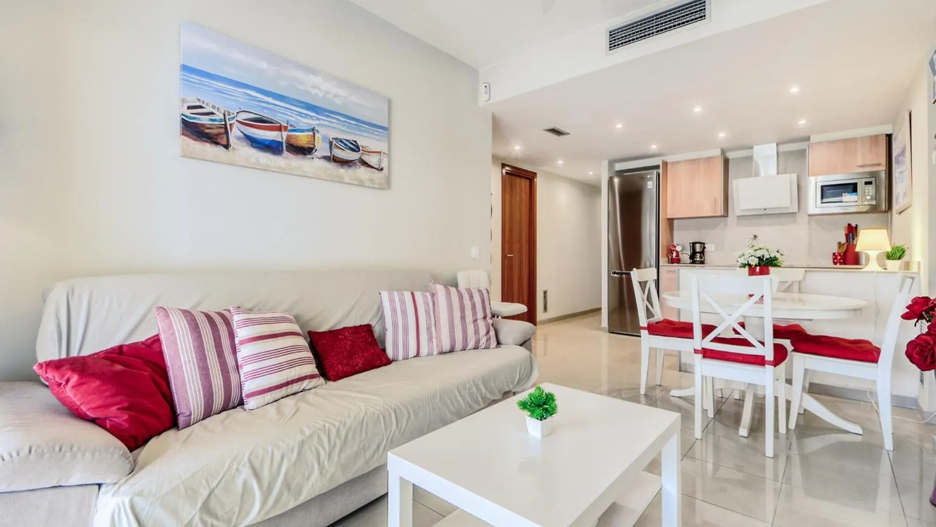 Cozy Apartment With Furniture Rosas